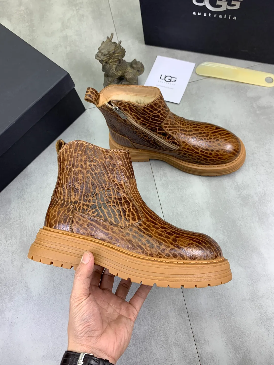 Men's men's shoes 💰P660 New arrival 🆕🆕🆕 IUGGI Men's British retro Martin boots Winter new men's outdoor hiking boots First layer of cowhide on the outside and wool on the inside Comfortable and warm Rubber sole sole Non-slip and firm Trendy and fashionable Casual and versatile Size: 38-44 (45 customized) Color: three colors